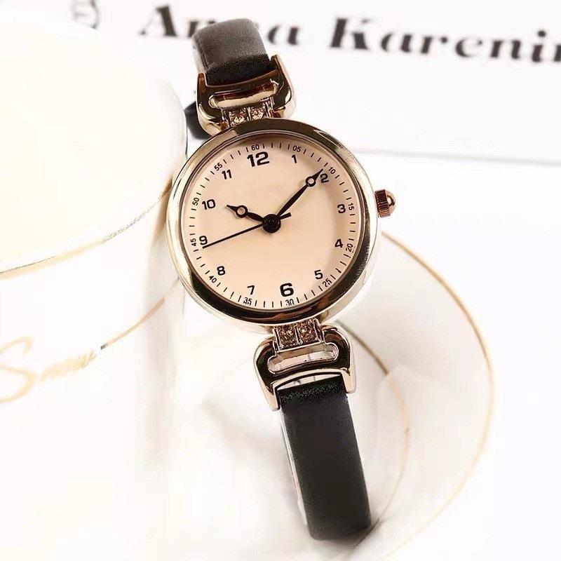 Women s Watches Small Round Ladies Bracelet Watch PU Leather Thin Retro Quartz Wristwatch for Women Girls Gifts Elegant чёрный
Women s Watches Small Round Ladies Bracelet Watch PU Leather Thin Retro Quartz Wristwatch for Women Girls Gifts Elegant чёрный