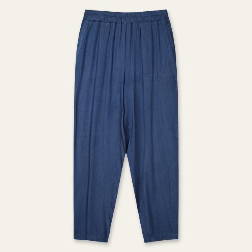 Oilily Solid Pants Owes7pt032 Dark blue (50)/40(77)
Oilily Solid Pants Owes7pt032 Dark blue (50)/40(77)