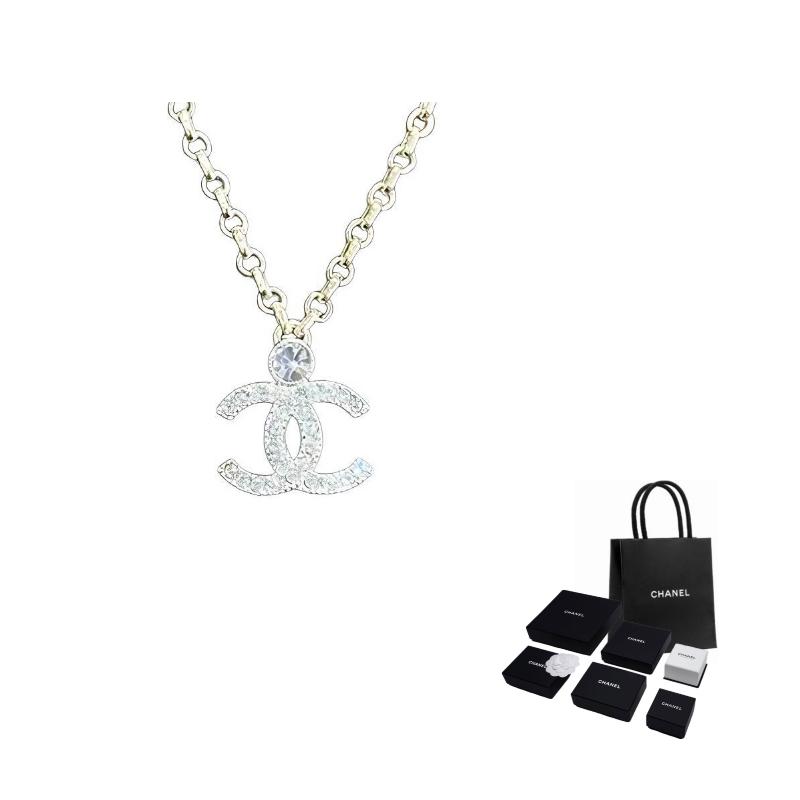 CHANEL 23K light gold full diamond round diamond double c chain glass rhinestone metal necklace women s silver золотий
CHANEL 23K light gold full diamond round diamond double c chain glass rhinestone metal necklace women s silver золотий