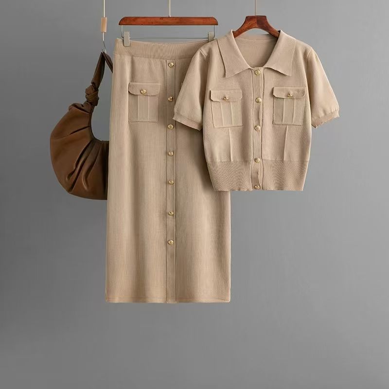 Европейский и американский новый изящный вязаный топ юбка комплект из двух предметов вязаный топ и юбка Khaki All yards
Европейский и американский новый изящный вязаный топ юбка комплект из двух предметов вязаный топ и юбка Khaki All yards