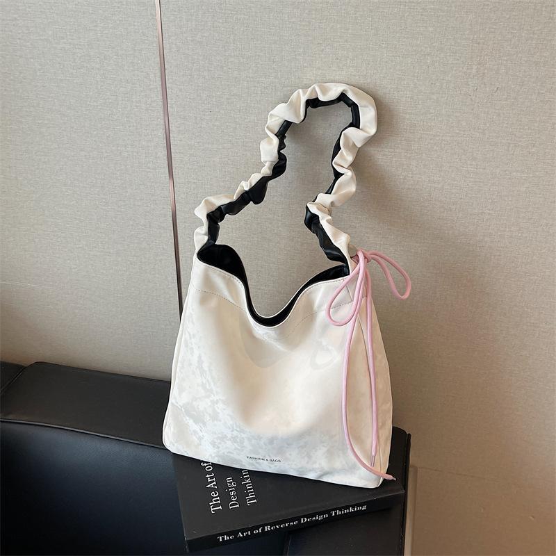 Сумка Женская сумка через плечо большой вместимости 2025 новая простая сумка-тоут плиссированная сумка-мессенджер на плечо доставка одним товаром бежевый
Сумка Женская сумка через плечо большой вместимости 2025 новая простая сумка-тоут плиссированная сумка-мессенджер на плечо доставка одним товаром бежевый