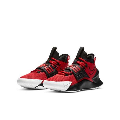 Nike Future Court 3 GS University Red Black CT2866-600 EU 37.5 белый/красный
Nike Future Court 3 GS University Red Black CT2866-600 EU 37.5 белый/красный