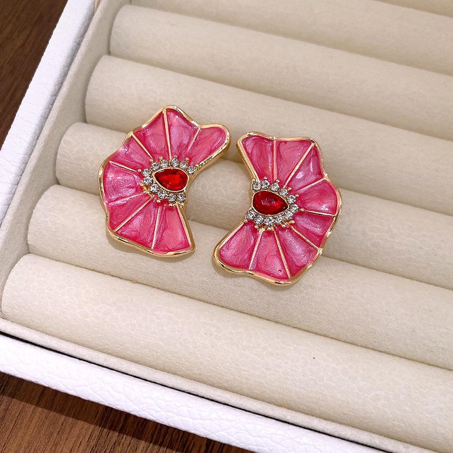 Silver Needle Diamond Drip Oil Folded Flower Stud Earrings Holiday Wind Sweet Personality Temperament Earrings Light Luxury Premium Earrings
Silver Needle Diamond Drip Oil Folded Flower Stud Earrings Holiday Wind Sweet Personality Temperament Earrings Light Luxury Premium Earrings