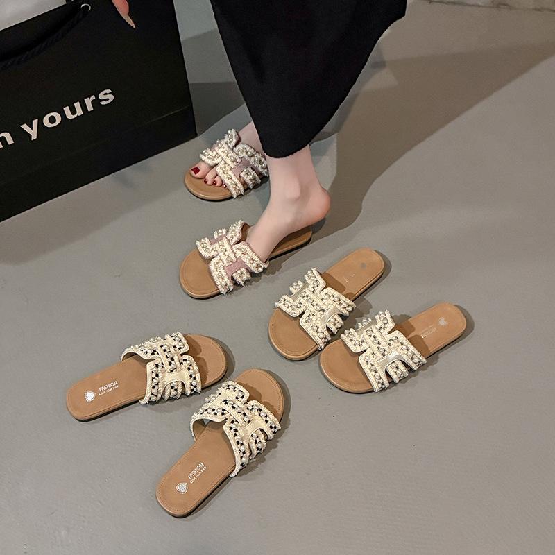 2025 summer new slippers women s small fragrant wind square head flat bottom one word pearl casual cool slippers women 40 рожевий
2025 summer new slippers women s small fragrant wind square head flat bottom one word pearl casual cool slippers women 40 рожевий