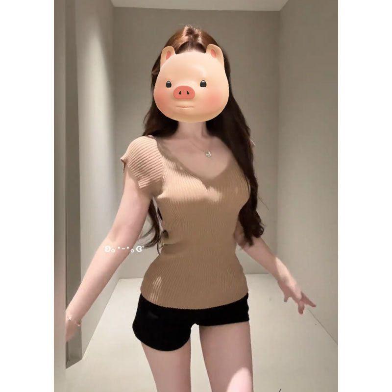 V-Neck Regular Shoulder Knit Short-Sleeve T-Shirt for Women, New Summer Style, Unique and Chic French Style, Stunning Slim-Fit Sweet and Spicy Top Khaki One size
V-Neck Regular Shoulder Knit Short-Sleeve T-Shirt for Women, New Summer Style, Unique and Chic French Style, Stunning Slim-Fit Sweet and Spicy Top Khaki One size
