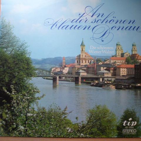 LP Record DAS GROE WIENER BALLORCHESTER An Der Schnen Blauen Donau 633054 TIP Germany Classical Used
LP Record DAS GROE WIENER BALLORCHESTER An Der Schnen Blauen Donau 633054 TIP Germany Classical Used