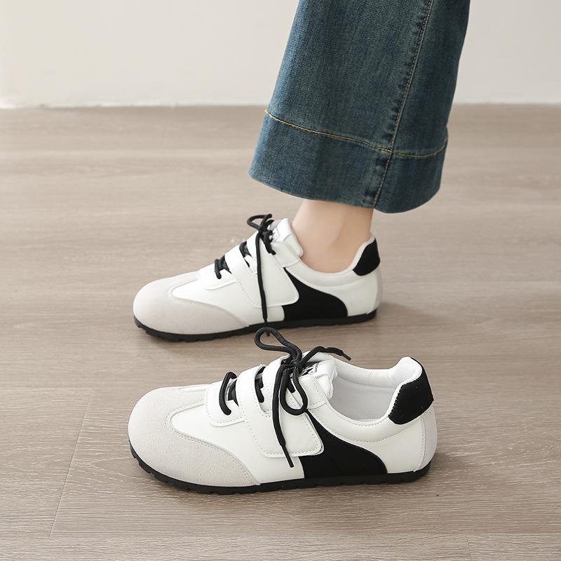 Foreign trade flat-bottomed lace-up German training shoes women s summer 2025 new versatile casual trend fashion sports white shoes 41 білий
Foreign trade flat-bottomed lace-up German training shoes women s summer 2025 new versatile casual trend fashion sports white shoes 41 білий