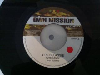 7inch Record TURBULENCE ROD TAYLOR Yes Selassie Jah Name OWN011 Own Mission 2009 UK Reggae Ska Dub Used
7inch Record TURBULENCE ROD TAYLOR Yes Selassie Jah Name OWN011 Own Mission 2009 UK Reggae Ska Dub Used