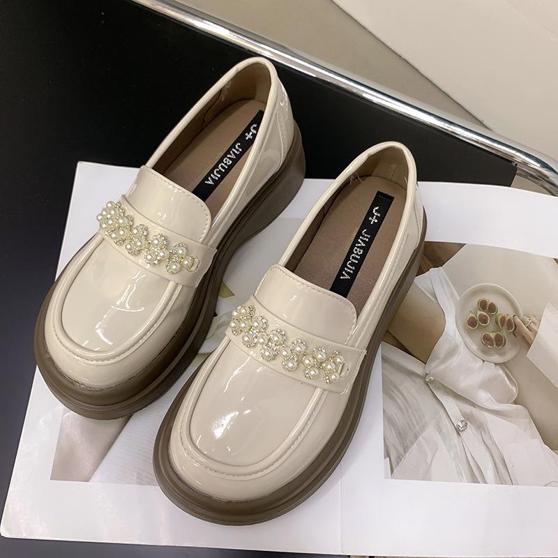 Лоферы женские весна 2025 новый нишевый дизайн маленькие ароматные французские черные британские на толстой подошве маленькие кожаные туфли 40
Лоферы женские весна 2025 новый нишевый дизайн маленькие ароматные французские черные британские на толстой подошве маленькие кожаные туфли 40