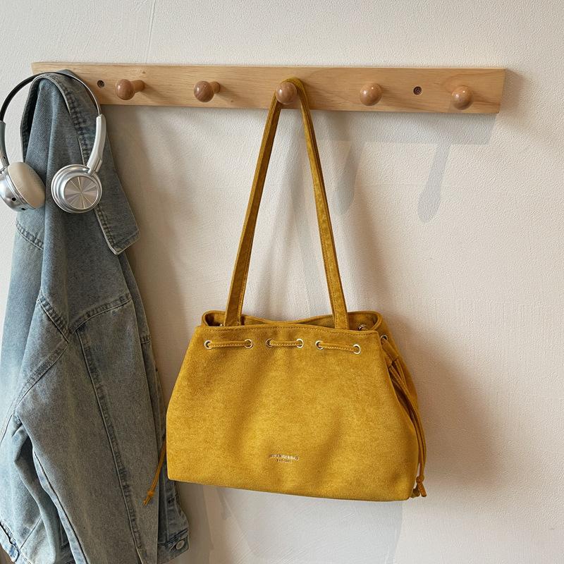 Винтажная 2025 новая модная сумка на шнурке женская модная матовая на плечо сумка-мессенджер модная текстурная сумка-ведро женская жёлтый
Винтажная 2025 новая модная сумка на шнурке женская модная матовая на плечо сумка-мессенджер модная текстурная сумка-ведро женская жёлтый