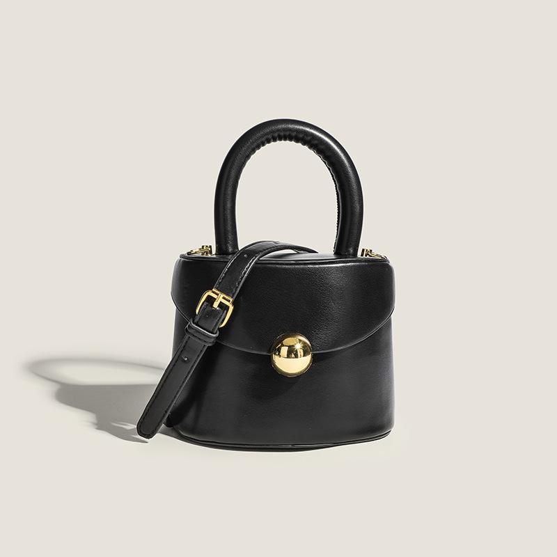 2025 autumn and winter, popular handbags outside, women s new trendy fashion and versatility, shoulder messenger bag, bucket bag. чёрный
2025 autumn and winter, popular handbags outside, women s new trendy fashion and versatility, shoulder messenger bag, bucket bag. чёрный