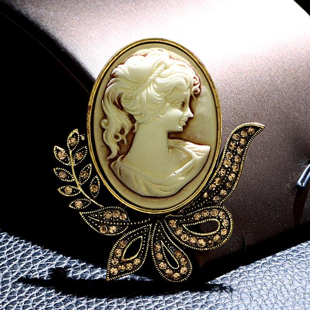 Новая брошь с тиснением в виде головы красоты, 20 доступных стилей, классическая модная булавка, ювелирные изделия для свадебной вечеринки, жемчужный горный хрусталь, материал
Новая брошь с тиснением в виде головы красоты, 20 доступных стилей, классическая модная булавка, ювелирные изделия для свадебной вечеринки, жемчужный горный хрусталь, материал