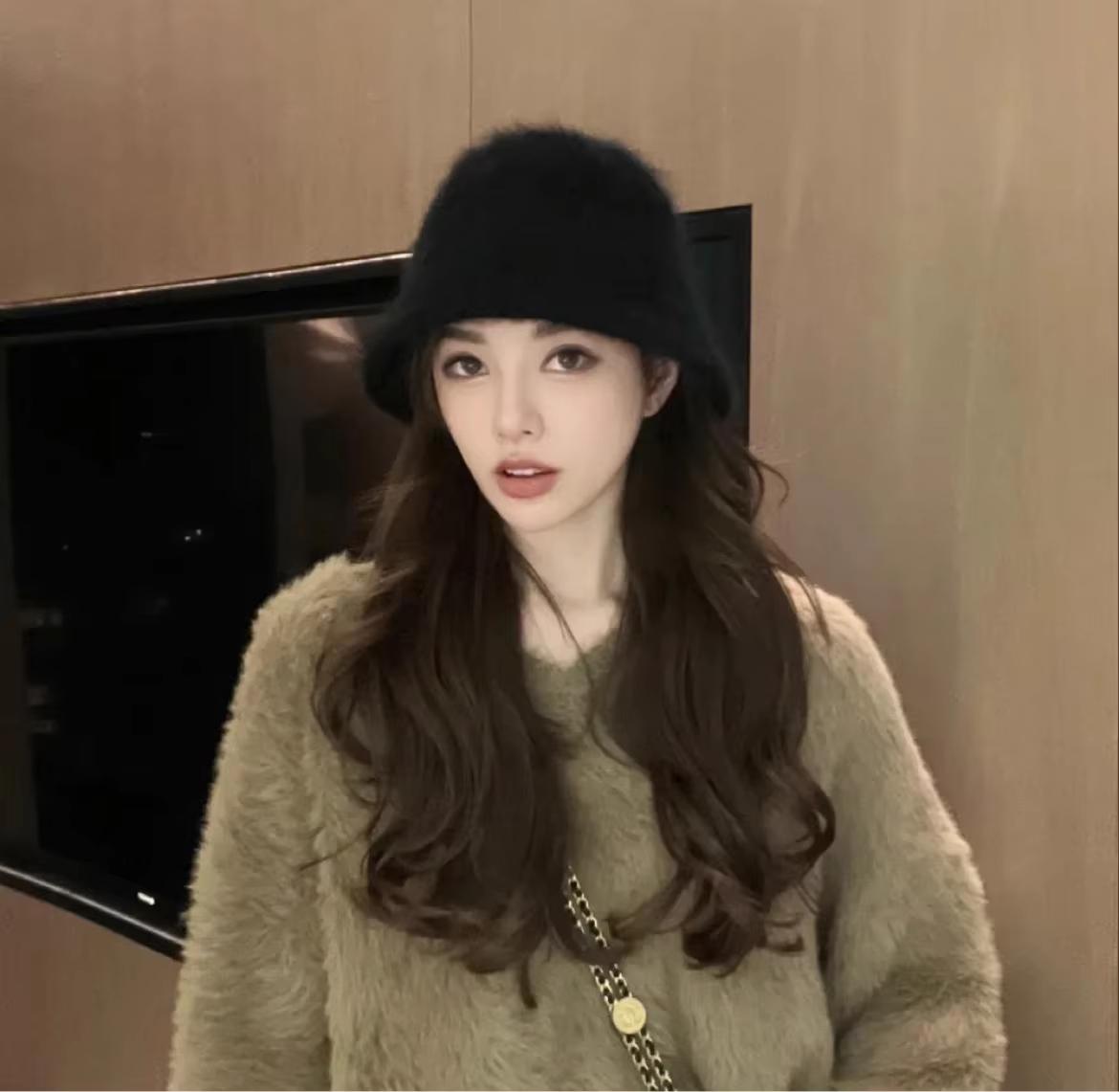 Rabbit hair fisherman hat for women Autumn-winter basin hat head round plush senior sense face small white bucket hat for women
Rabbit hair fisherman hat for women Autumn-winter basin hat head round plush senior sense face small white bucket hat for women