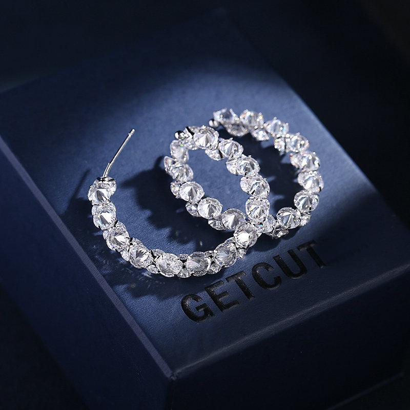 Серебряные серьги-кольца S925 с инкрустацией из супер-флэш-циркония, модный нишевый дизайн, большое кольцо, простые серьги в форме буквы C серебряный
Серебряные серьги-кольца S925 с инкрустацией из супер-флэш-циркония, модный нишевый дизайн, большое кольцо, простые серьги в форме буквы C серебряный