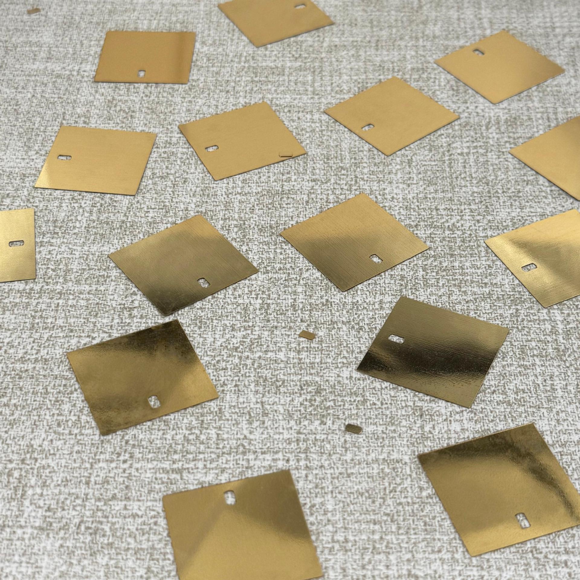 Square Double-Hole Sequins & Single-Hole Beads for DIY Jewelry and Manicure (30×30MM) 30×30MM Side Hole
Square Double-Hole Sequins & Single-Hole Beads for DIY Jewelry and Manicure (30×30MM) 30×30MM Side Hole