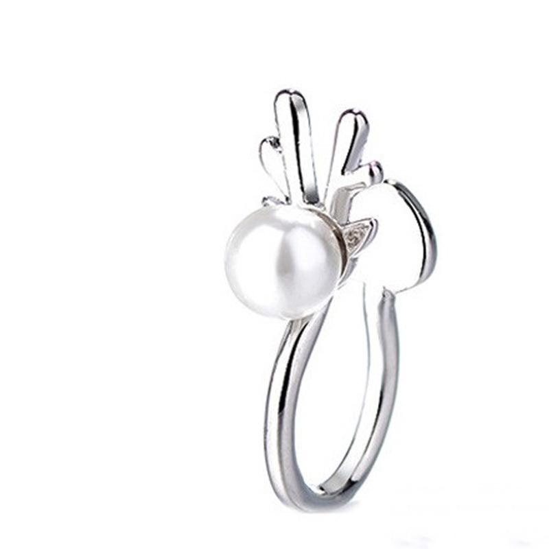 Reindeer Pearl Antler Ear Clips: Festive No-Piercing Earrings for Women Copper (Platinum Color)
Reindeer Pearl Antler Ear Clips: Festive No-Piercing Earrings for Women Copper (Platinum Color)