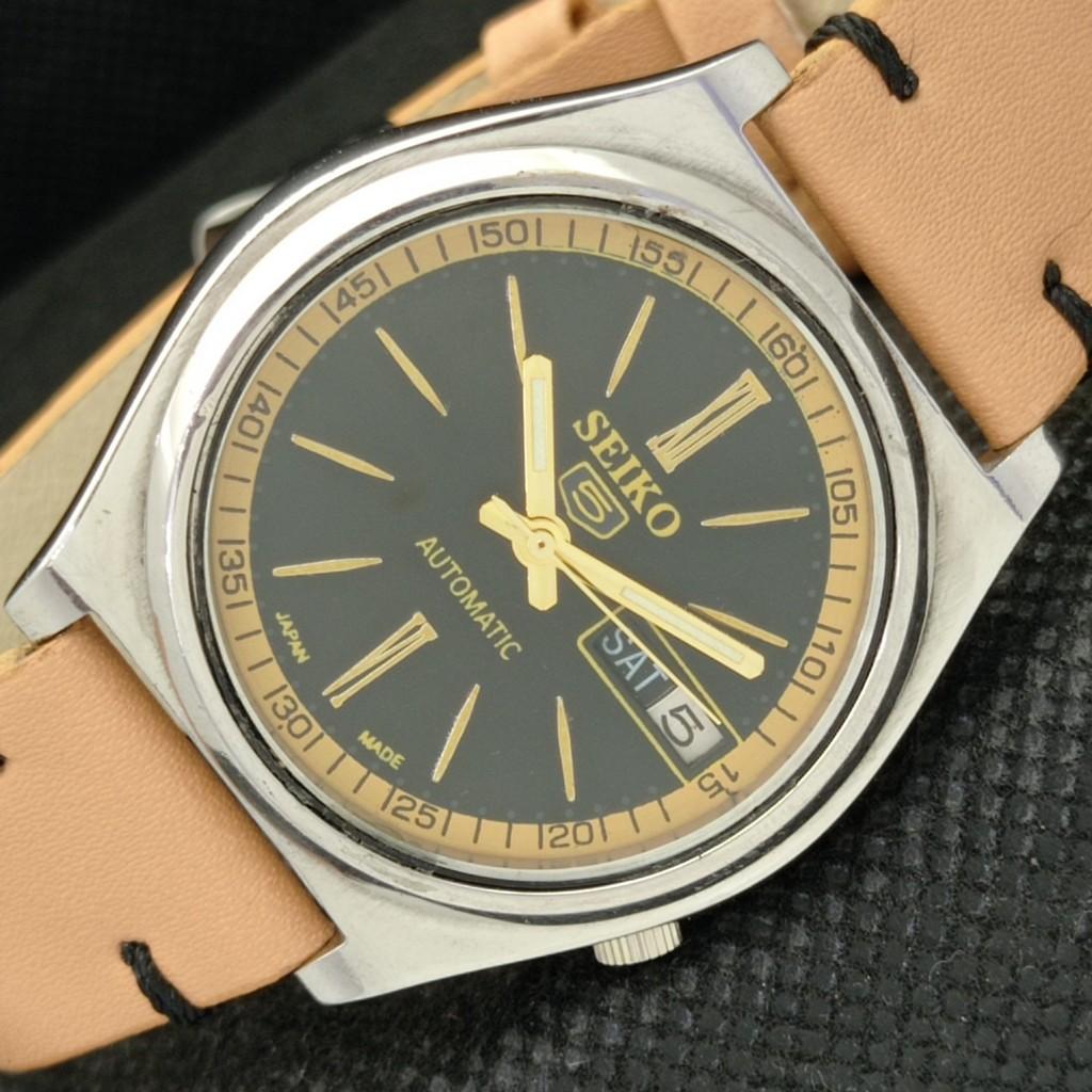 Б/У винтажные часы SEIKO 5 AUTOMATIC 7009A JAPAN MENS D/D BLACK WATCH 595a-a312335-2 SKU595a-a312335
Б/У винтажные часы SEIKO 5 AUTOMATIC 7009A JAPAN MENS D/D BLACK WATCH 595a-a312335-2 SKU595a-a312335