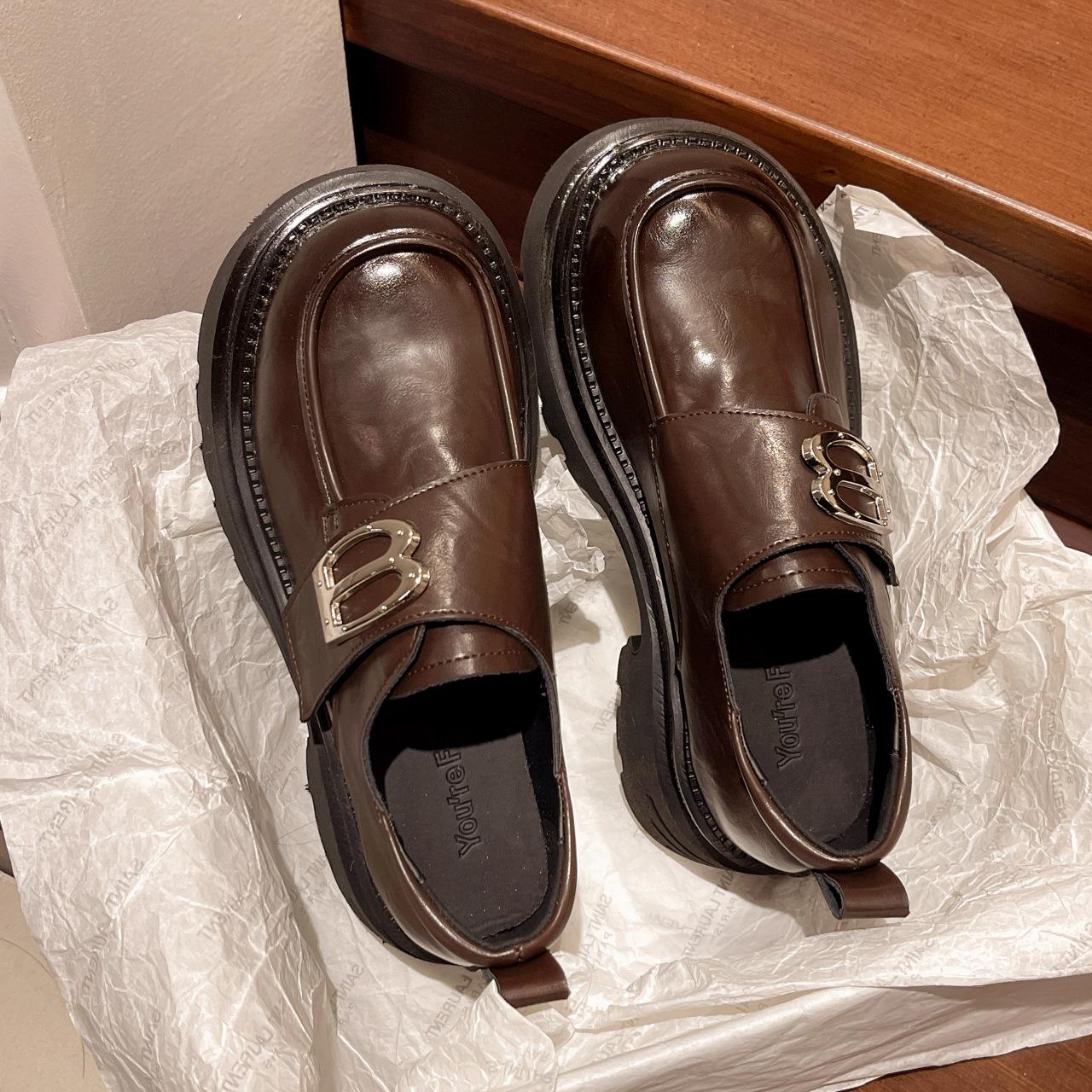 Платформа толстый каблук британский стиль маленькие кожаные туфли женские весна 2025 новые универсальные увеличивающие рост одинарные туфли черные лоферы 40 коричневый
Платформа толстый каблук британский стиль маленькие кожаные туфли женские весна 2025 новые универсальные увеличивающие рост одинарные туфли черные лоферы 40 коричневый