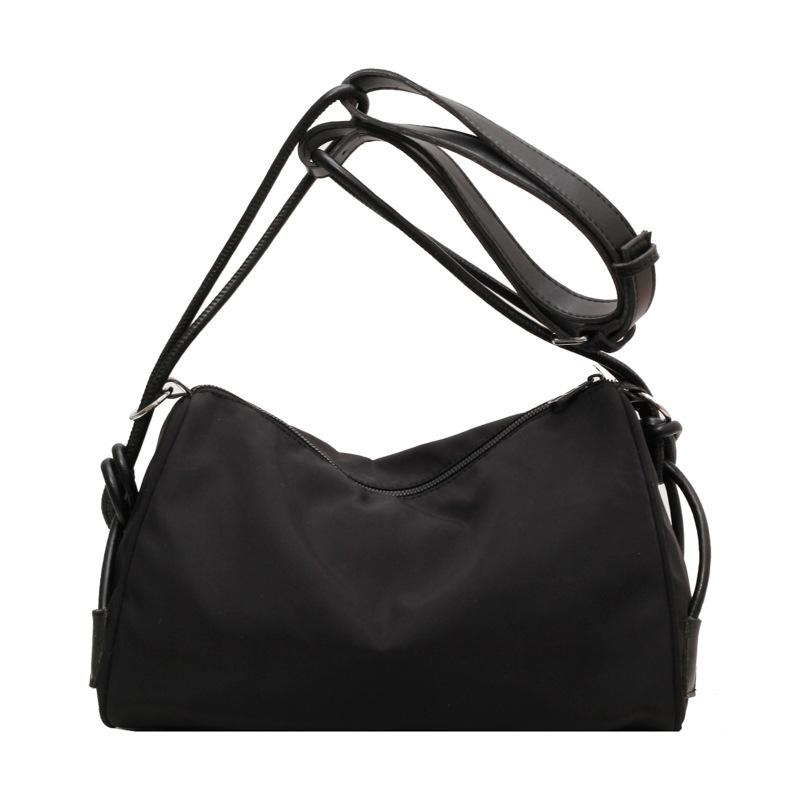 Simple solid color women s shoulder bag new winter versatile messenger bag exquisite high sense portable messenger bag bag women 21*33*13 чёрный
Simple solid color women s shoulder bag new winter versatile messenger bag exquisite high sense portable messenger bag bag women 21*33*13 чёрный