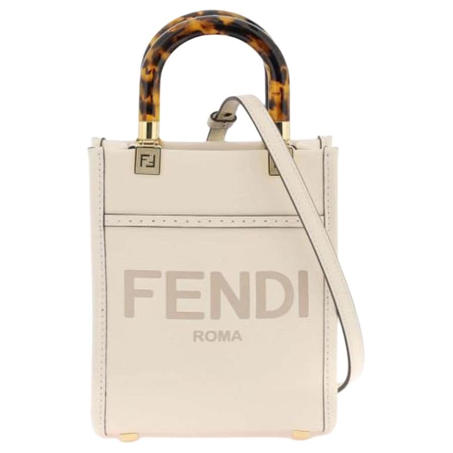 Fendi Sunshine Embossed Logo Calfskin Tote Bag Women Tote Bags White 8BS051ABVLF0K7E Basic Set (Bag+Dust Bag)
Fendi Sunshine Embossed Logo Calfskin Tote Bag Women Tote Bags White 8BS051ABVLF0K7E Basic Set (Bag+Dust Bag)