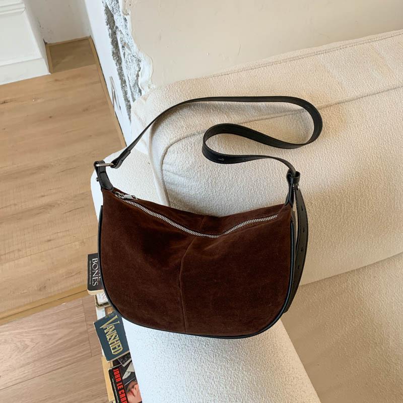 2025 fashion casual retro small square bag autumn and winter new bag women s niche design trend single shoulder messenger bag темно-коричневого
2025 fashion casual retro small square bag autumn and winter new bag women s niche design trend single shoulder messenger bag темно-коричневого