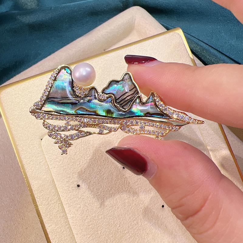 Брошь «Китайский пейзаж» своими руками: Брошь Гора и Река из Раковины Абалона и Жемчуга
Брошь «Китайский пейзаж» своими руками: Брошь Гора и Река из Раковины Абалона и Жемчуга