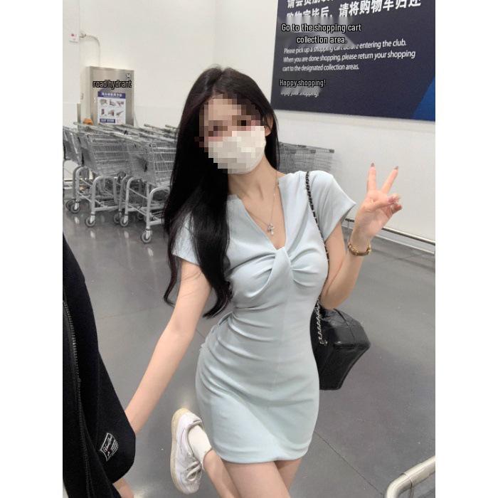Korean Style Reversible Pleated Solid Color Bodycon Dress for Women - Waist-Cinched Summer Short Skirt One Size
Korean Style Reversible Pleated Solid Color Bodycon Dress for Women - Waist-Cinched Summer Short Skirt One Size