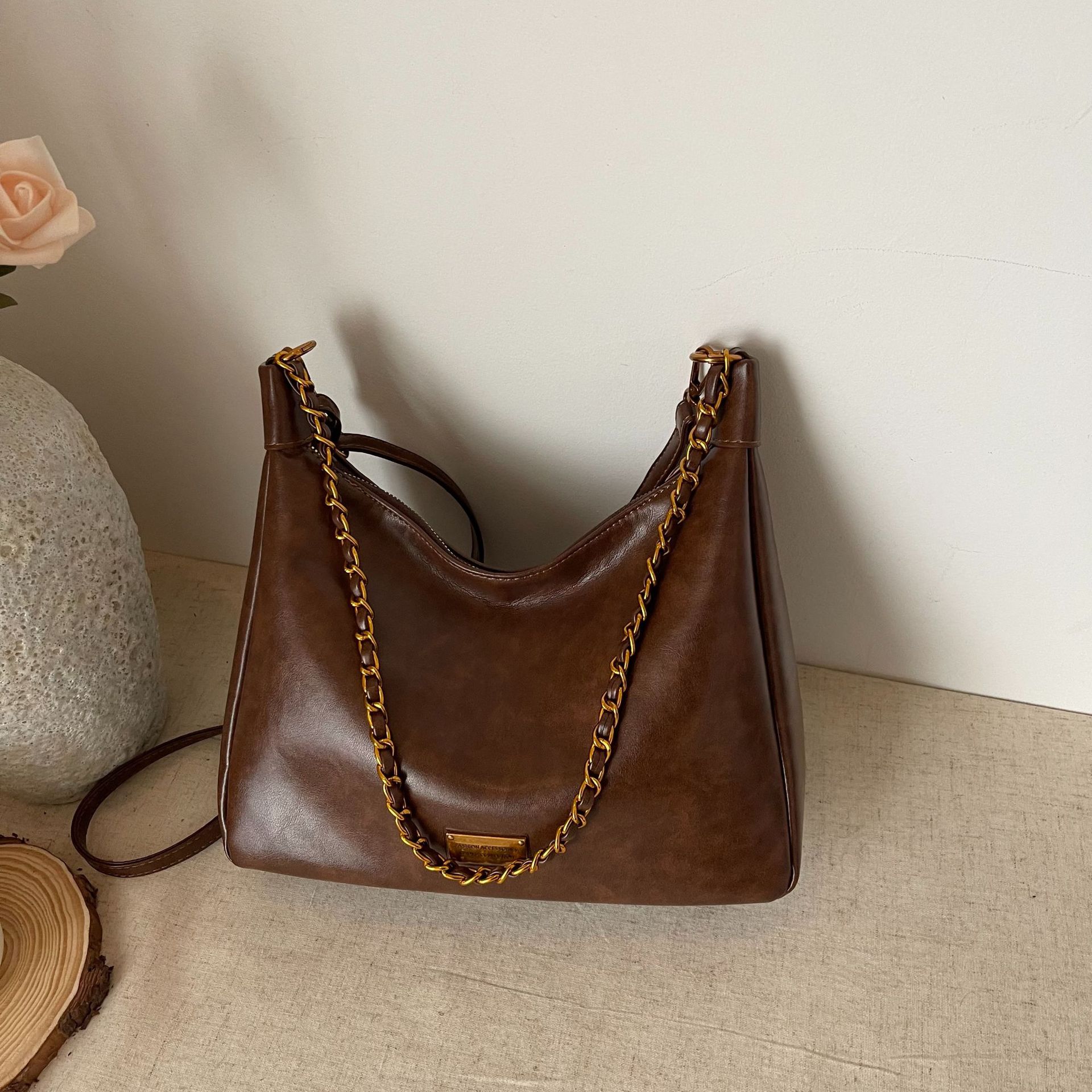 Underarm Bag Women S Trendy Retro Tote Bag Casual Chain Messenger Bag Shoulder Bag светло-коричневого
Underarm Bag Women S Trendy Retro Tote Bag Casual Chain Messenger Bag Shoulder Bag светло-коричневого