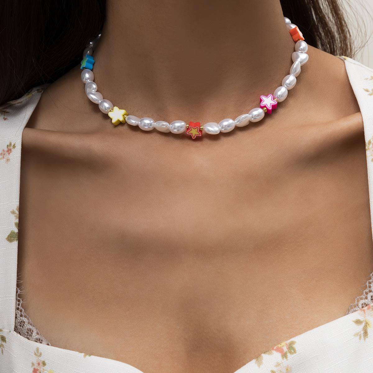 Simple Temperament Imitation Pearl Beaded Necklace Female, Colorful Small Flower Soft Pottery Smiley Face Collarbone Necklace
Simple Temperament Imitation Pearl Beaded Necklace Female, Colorful Small Flower Soft Pottery Smiley Face Collarbone Necklace
