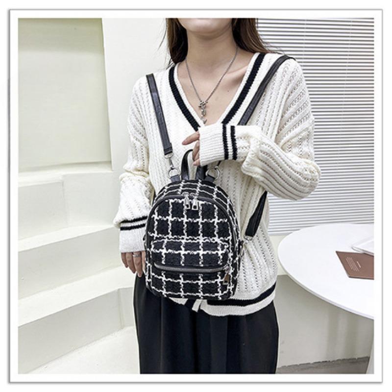 Клетчатый женский рюкзак — это модный и стильный рюкзак
Клетчатый женский рюкзак — это модный и стильный рюкзак
