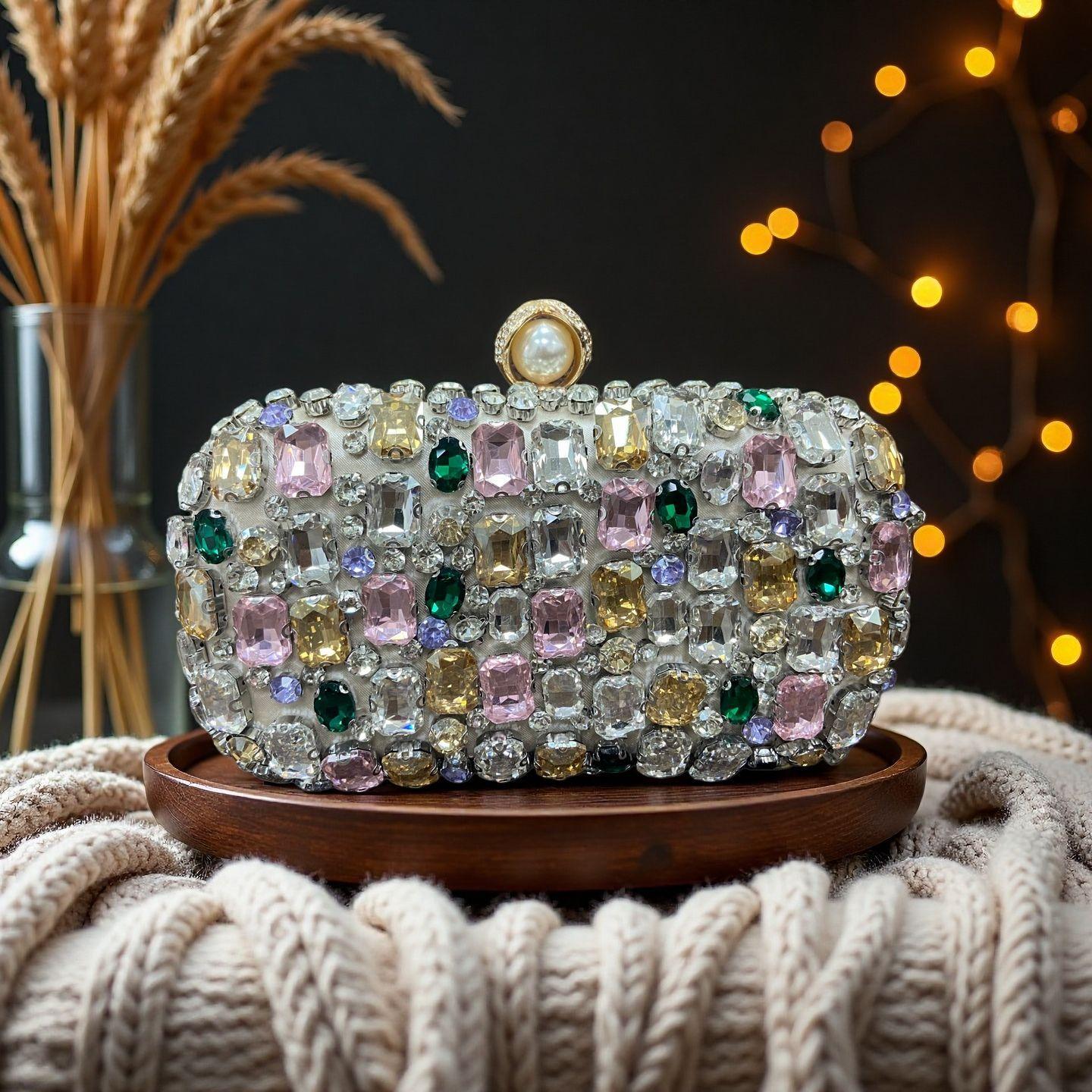 Women Red Crystal Evening Bags Lady Stone Handbag Bridal Diamond Clutch Purse Female Metal Minaudiere Wedding Party Clutches Bag
Women Red Crystal Evening Bags Lady Stone Handbag Bridal Diamond Clutch Purse Female Metal Minaudiere Wedding Party Clutches Bag