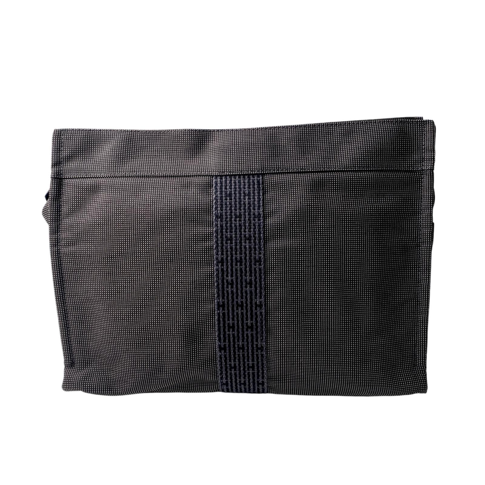 Used HERMESClutch bag black canvas Women
Used HERMESClutch bag black canvas Women