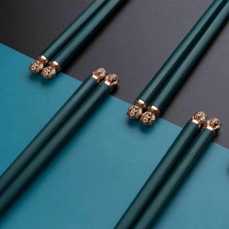 Morandi Green Forest Lion Chopsticks
Morandi Green Forest Lion Chopsticks