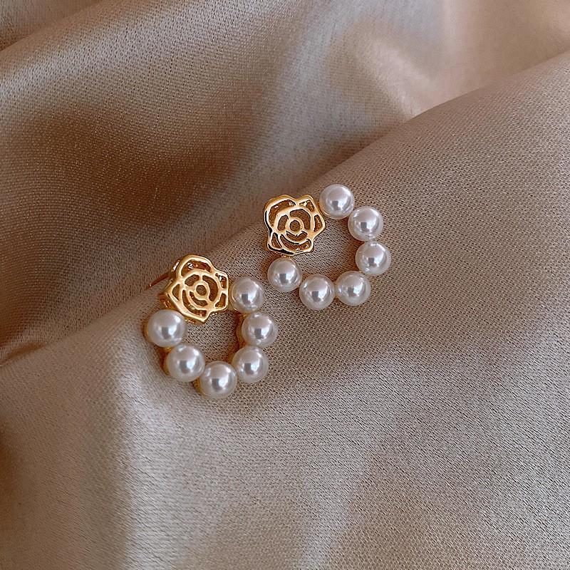 New Trend Rose Flower Imitation Pearl Stud Earring for Women Zircon Accessory Wholesale Wedding Christmas Girl Gift
New Trend Rose Flower Imitation Pearl Stud Earring for Women Zircon Accessory Wholesale Wedding Christmas Girl Gift