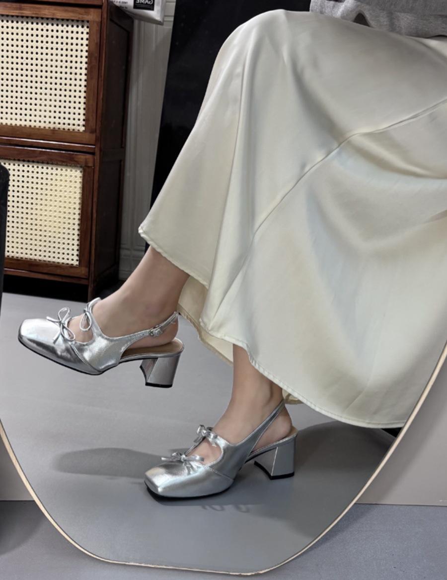 2025 Baotou сандалии женская летняя одежда мода и высокий темперамент серебряный бант толстый каблук женские сандалии на высоком каблуке 40 серебряный
2025 Baotou сандалии женская летняя одежда мода и высокий темперамент серебряный бант толстый каблук женские сандалии на высоком каблуке 40 серебряный