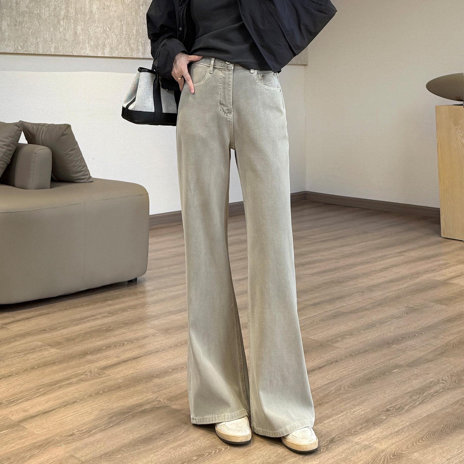 High-Waisted Flared Jeans with Four-Way Stretch - Available in Two Lengths for All Seasons M
High-Waisted Flared Jeans with Four-Way Stretch - Available in Two Lengths for All Seasons M