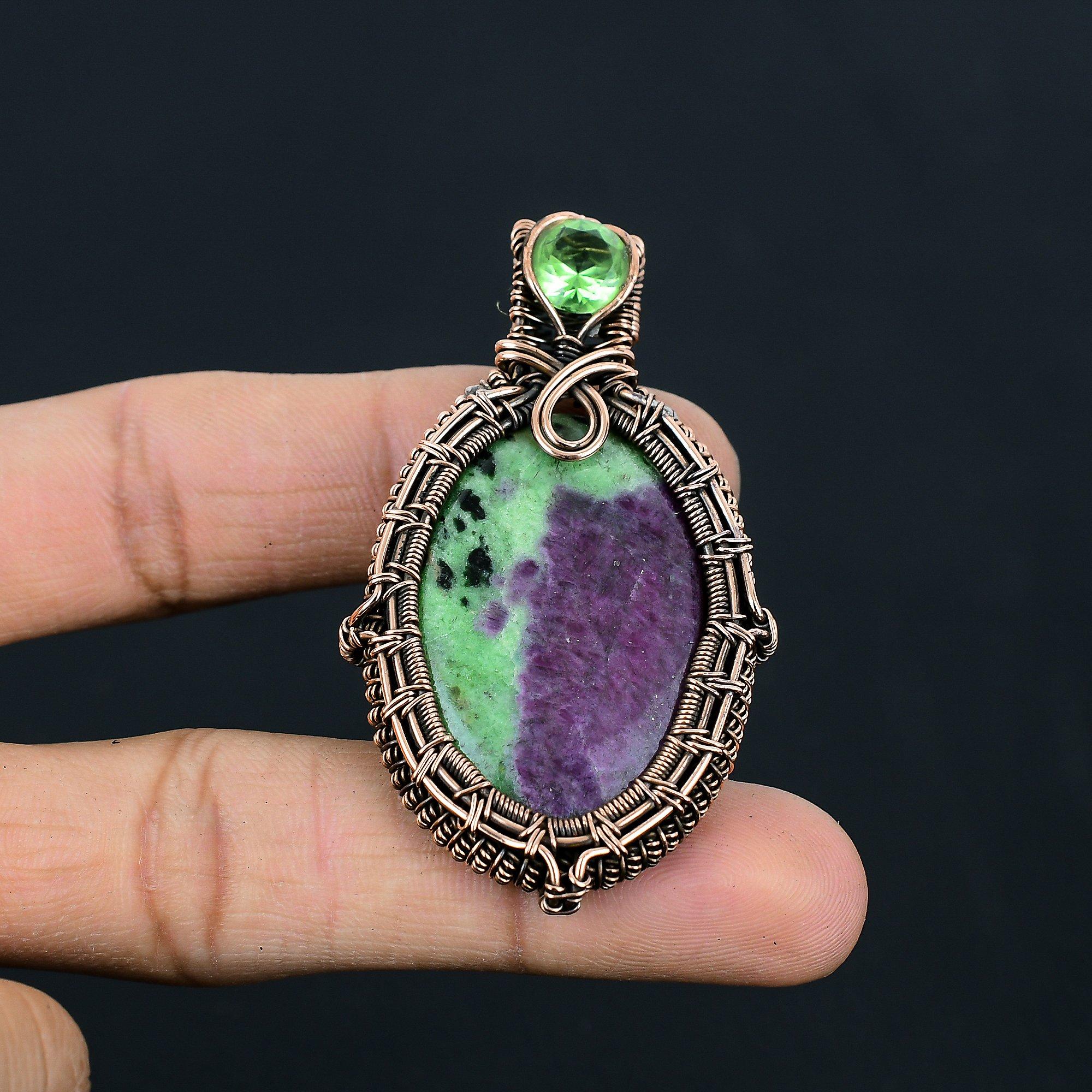 Ювелирные изделия-подвески ручной работы из чистой медной проволоки с рубином и перидотом, обернутые драгоценными камнями 2.36 Inches розовый
Ювелирные изделия-подвески ручной работы из чистой медной проволоки с рубином и перидотом, обернутые драгоценными камнями 2.36 Inches розовый