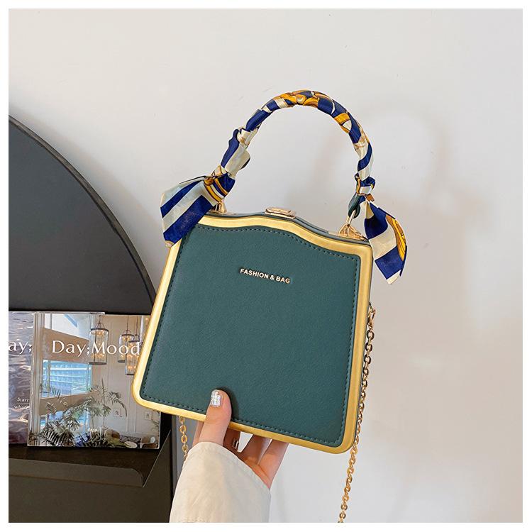 Vintage Luxury Designer Handbags for Women Fashion Shoulder Bag Simple High Quality PU Leather Casual Female Crossbody Bags
Vintage Luxury Designer Handbags for Women Fashion Shoulder Bag Simple High Quality PU Leather Casual Female Crossbody Bags