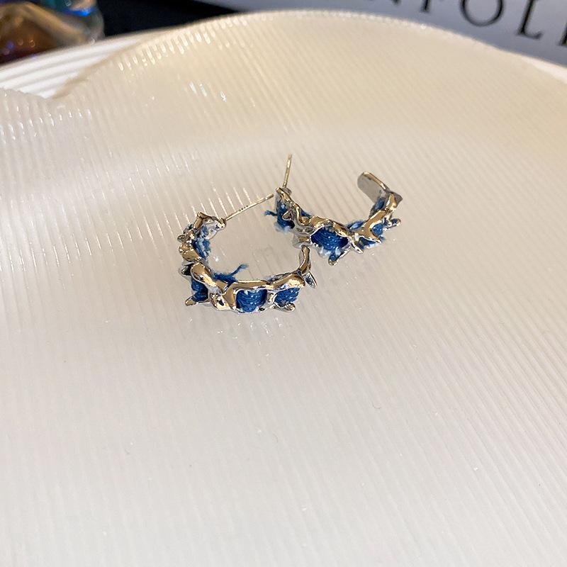 Designer denim chain special-shaped fringed earrings trendy C-shaped earrings creative earrings wholesale women
Designer denim chain special-shaped fringed earrings trendy C-shaped earrings creative earrings wholesale women