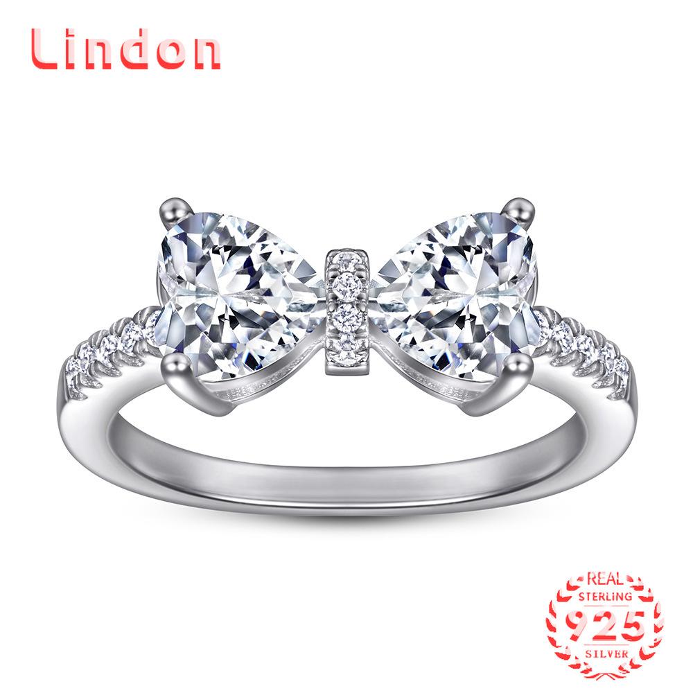 Кільце Lindon Classic зі срібла 925 проби з цирконом. Жіночі ювелірні вироби. Весільний подарунок. 9 срібний
Кільце Lindon Classic зі срібла 925 проби з цирконом. Жіночі ювелірні вироби. Весільний подарунок. 9 срібний