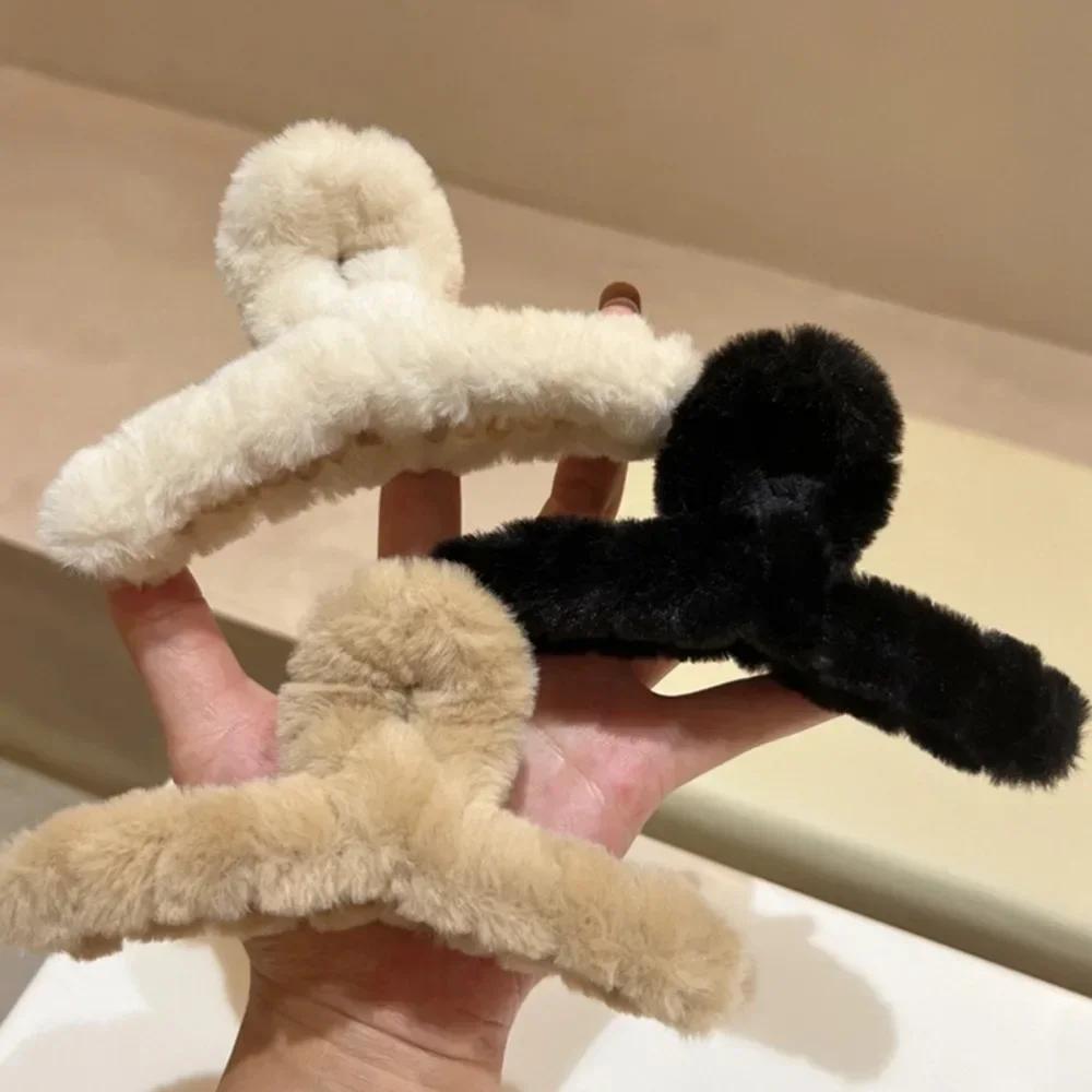 Kawaii Autumn Winter Fur Hair Claws Clip Fashion Vintage Solid Hairy Shark Hair Clip for Women Girls Hairpin Korean Accessories 12cm
Kawaii Autumn Winter Fur Hair Claws Clip Fashion Vintage Solid Hairy Shark Hair Clip for Women Girls Hairpin Korean Accessories 12cm