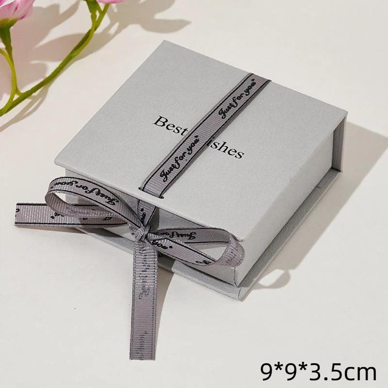 Ribbon Flip Box Cardboard Jewelry Box With Foam Inside Necklace Bracelet Ring Ring Ring Ring Earring Box Gift Packaging Box
Ribbon Flip Box Cardboard Jewelry Box With Foam Inside Necklace Bracelet Ring Ring Ring Ring Earring Box Gift Packaging Box