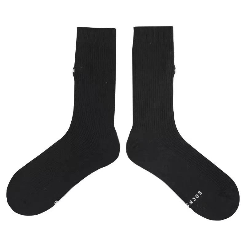 Trendy Brand Double Needle Black Blue And White Embroidered Cotton Stockings Designer Sports Solid Color Mid-Leg Socks One size fits all чорний
Trendy Brand Double Needle Black Blue And White Embroidered Cotton Stockings Designer Sports Solid Color Mid-Leg Socks One size fits all чорний