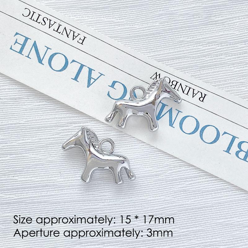 1 шт. Милые простые подвески-шармы в виде лошади для изготовления украшений ручной работы, ожерелья, серег, браслетов, DIY аксессуары
1 шт. Милые простые подвески-шармы в виде лошади для изготовления украшений ручной работы, ожерелья, серег, браслетов, DIY аксессуары