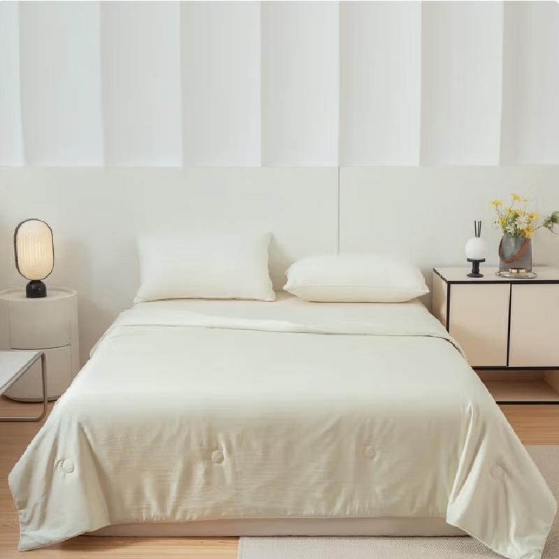 MUJI Water Ripple Satin Blended Duvet
MUJI Water Ripple Satin Blended Duvet