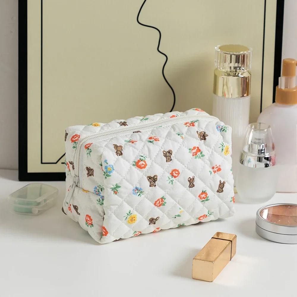 Floral Printed Lipstick Storage Makeup Bag Women s Cosmetic Bag Beauty Organizer Case Travel Makeup Pouch Toiletry Organizer
Floral Printed Lipstick Storage Makeup Bag Women s Cosmetic Bag Beauty Organizer Case Travel Makeup Pouch Toiletry Organizer