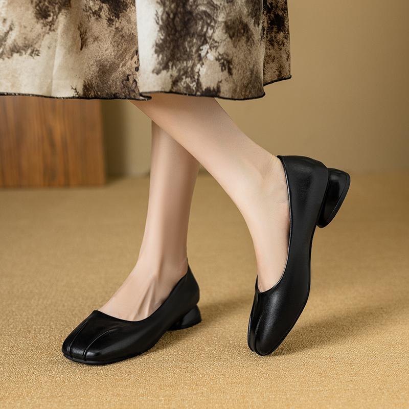 Мода 2024 года, новые осенние женские однотонные туфли без застежек, легкие, удобные, нескользящие, с низким верхом 40 чёрный
Мода 2024 года, новые осенние женские однотонные туфли без застежек, легкие, удобные, нескользящие, с низким верхом 40 чёрный