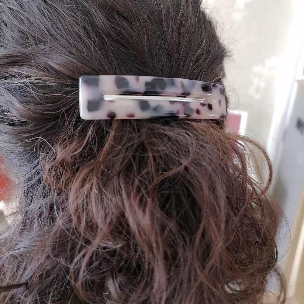Printed Leopard Spring Hair Clip Acetic Acid Rectangle Hairpin Temperament Acetate Bb Clip Party
Printed Leopard Spring Hair Clip Acetic Acid Rectangle Hairpin Temperament Acetate Bb Clip Party