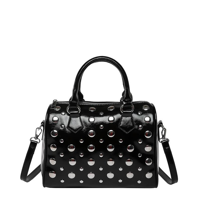 Fashion ladies PU leather rivet design Boston handbag shoulder bag tote bag bolsos de mujer bags for woman designer luxury bag чёрный
Fashion ladies PU leather rivet design Boston handbag shoulder bag tote bag bolsos de mujer bags for woman designer luxury bag чёрный