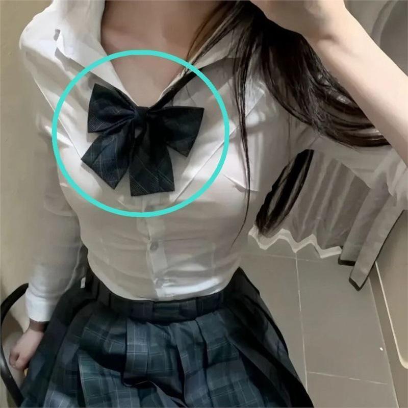 Женский преппи комплект: белая рубашка с длинным рукавом, подчеркивающая талию, и юбка угольно-серого цвета - осенняя мода XL
Женский преппи комплект: белая рубашка с длинным рукавом, подчеркивающая талию, и юбка угольно-серого цвета - осенняя мода XL